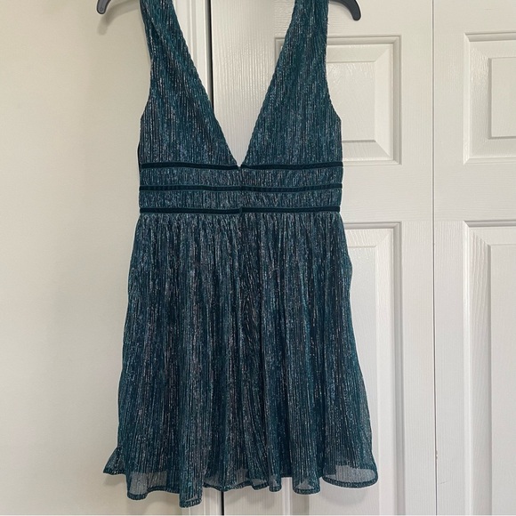 Lulus Metallic Teal Green/Blue Semi Formal Homecoming Party Dress Size Small NWT - Picture 2 of 14